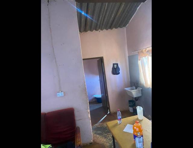 2 BEDROOM HOUSE FOR SALE IN BRAAMFISCHERVILLE